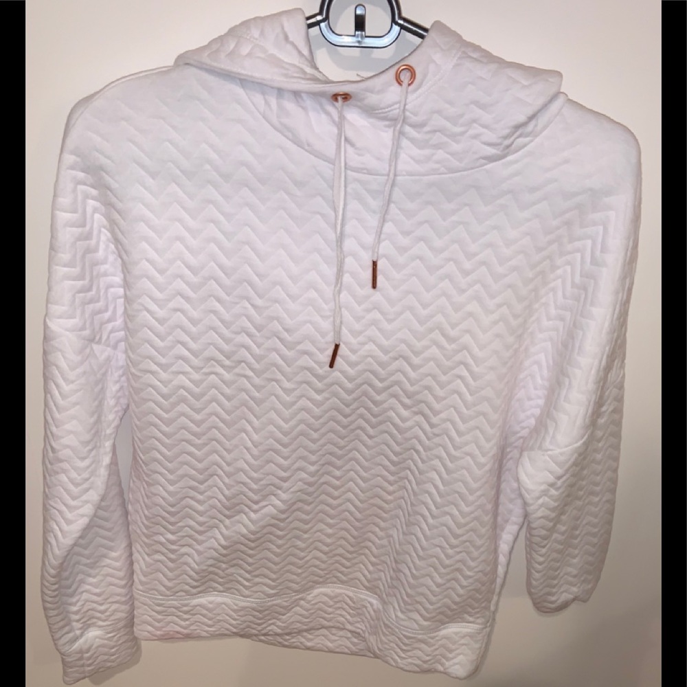 NWOT WOMENS SWEATSHIRT